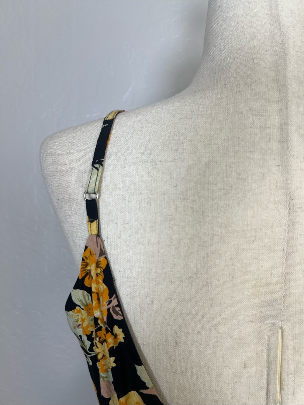 BARDOT Women’s Size S Black Yellow Floral Sleeveless Faux Wrap Peplum Midi Dress - Picture 9 of 13